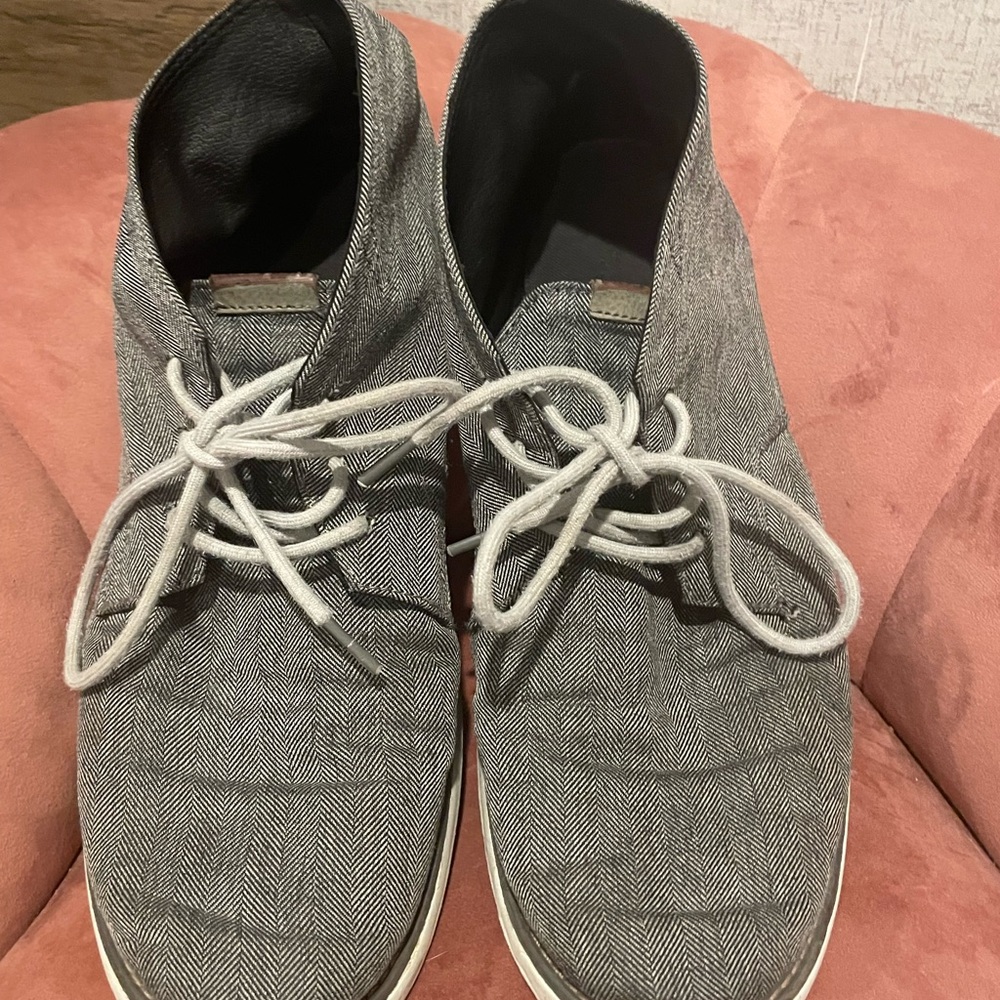 Volcom Gray Herringbone Chukka Boots